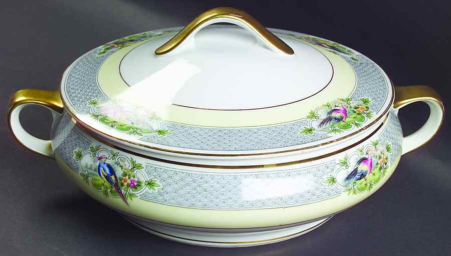 MUE96 Round Covered Vegetable by Paul Muller-1