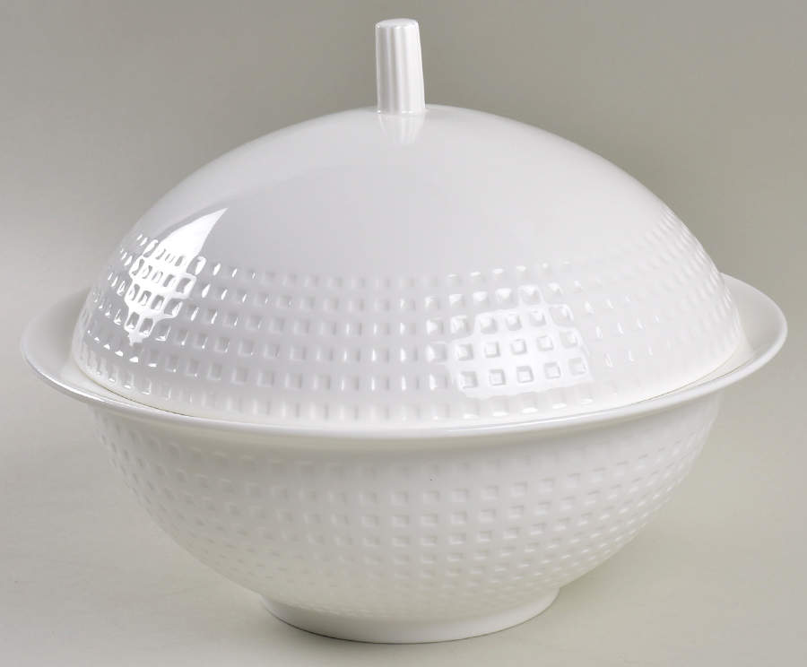 Satin Contrast 2 Qt Round Covered Casserole by Mikasa-1