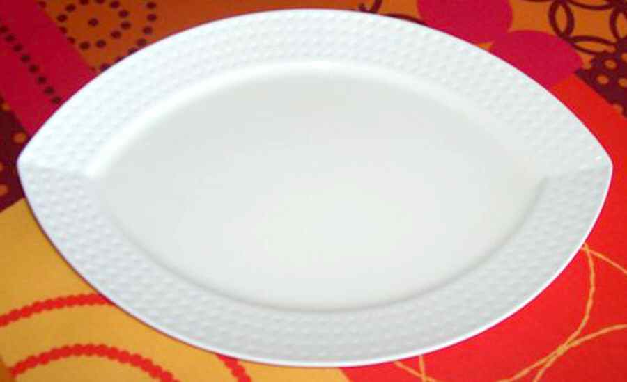 Satin Contrast 11" Oval Serving Platter by Mikasa-1