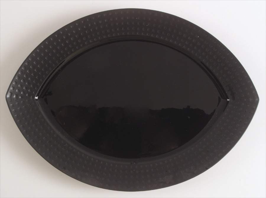 Ebony Contrast 15" Oval Serving Platter by Mikasa-1