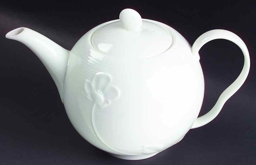 White Garden Tea/Coffee Pot & Lid by Mikasa-1