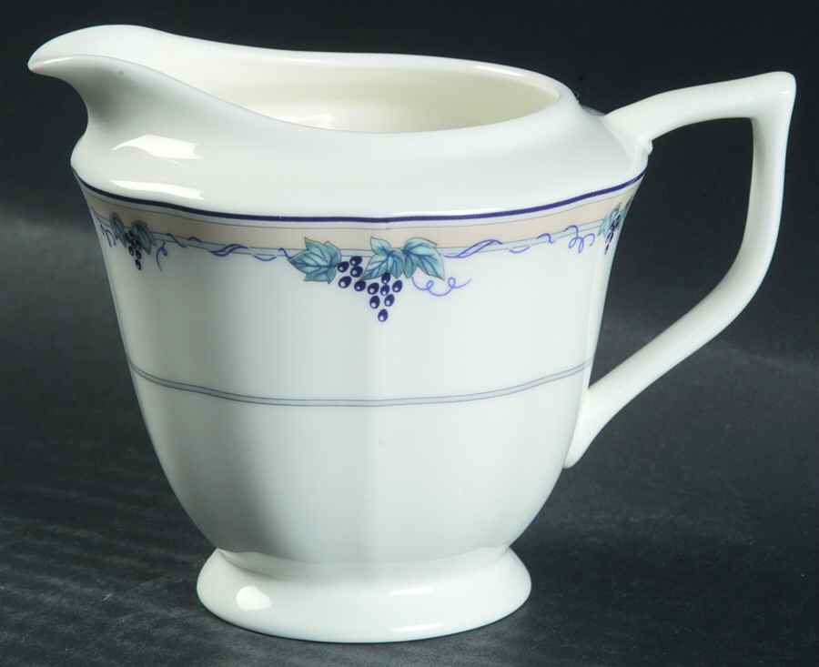Parisian Vine Creamer by Mikasa-1