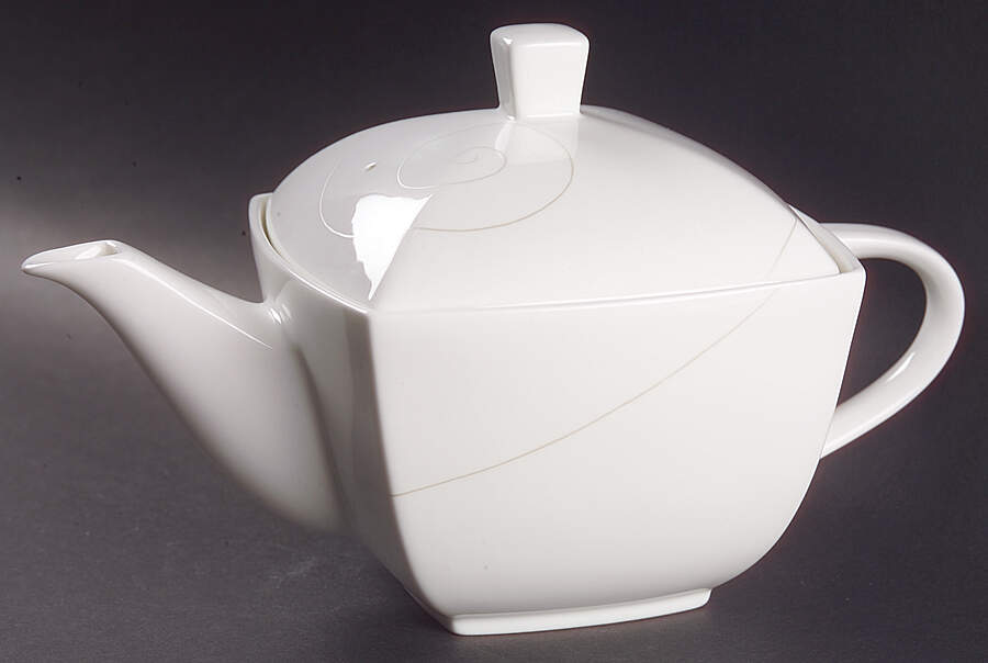 Infinity Silver Teapot & Lid by Mikasa-1