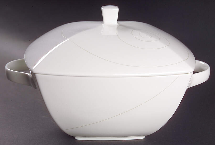 Infinity Silver 2 Qt Round Covered Casserole by Mikasa-1