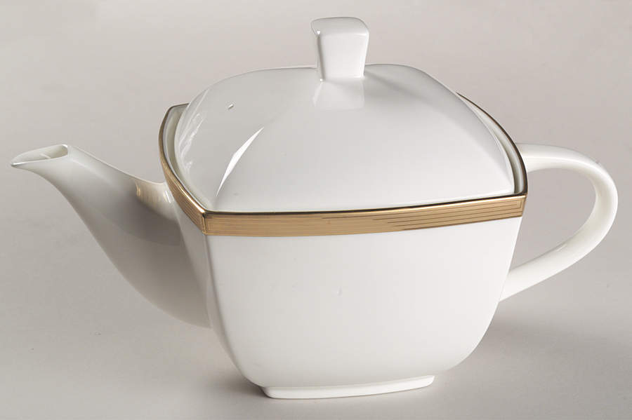 Millennium Gold Teapot & Lid by Mikasa-1