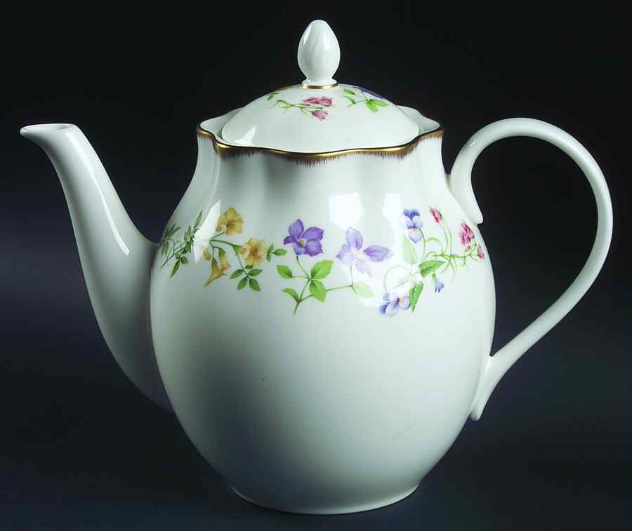 Potpourri Coffee Pot & Lid by Mikasa-1