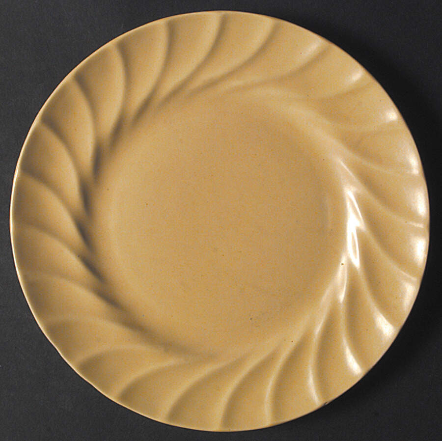 Yorkshire Yellow (Matte) Luncheon Plate by Metlox - Poppytrail - Vernon-1