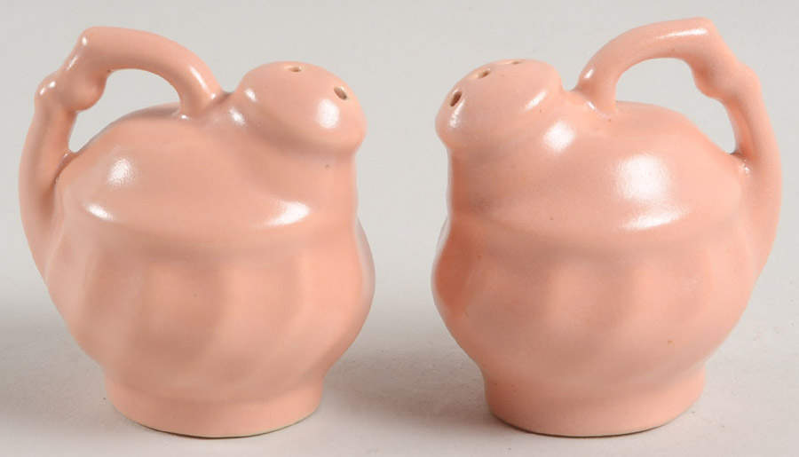 Yorkshire Peach (Matte) Salt & Pepper Set by Metlox - Poppytrail - Vernon-1