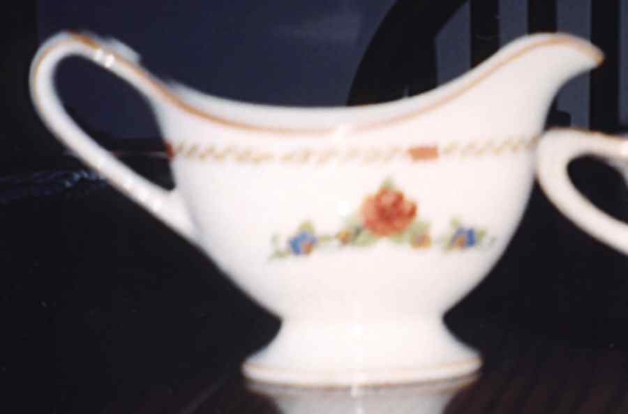 MEK133 Creamer by J & G Meakin-1