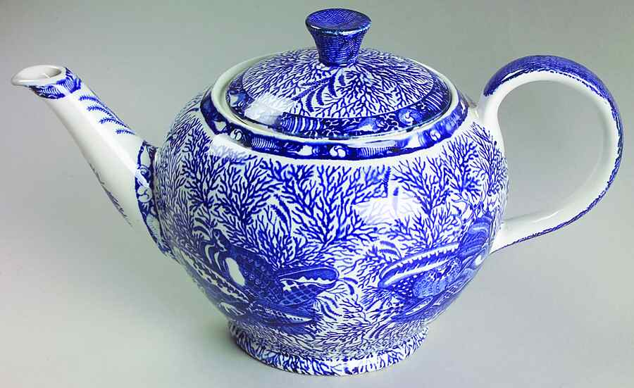 Torquay Blue (Scalloped, No Trim) Teapot & Lid by Mottahedeh-1