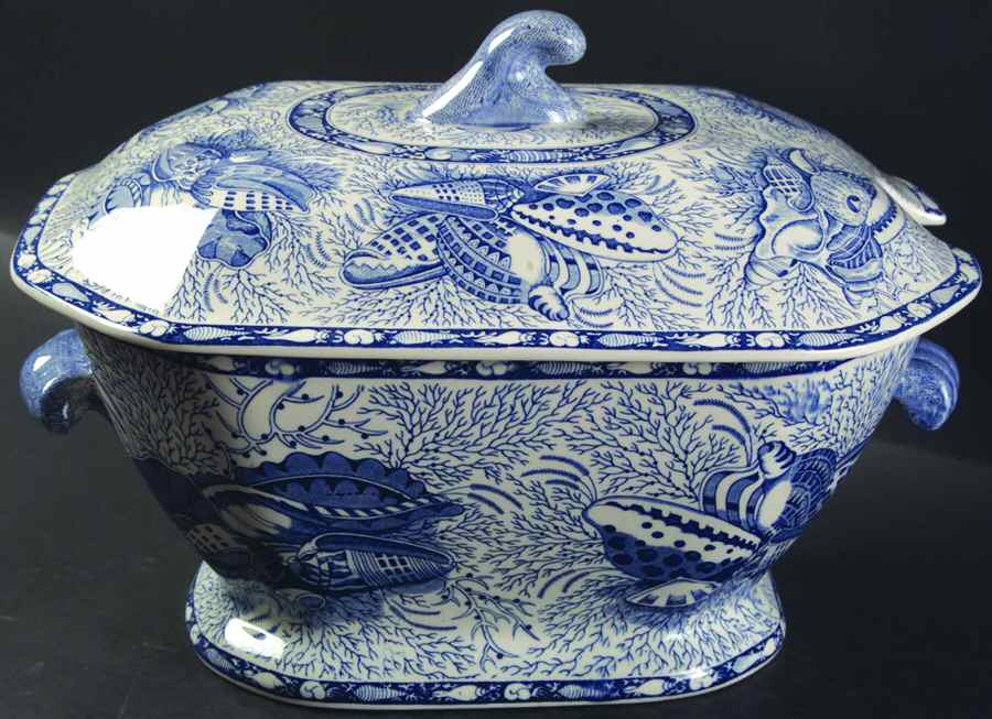 Torquay Blue (Scalloped, No Trim) Tureen &  Lid by Mottahedeh-1