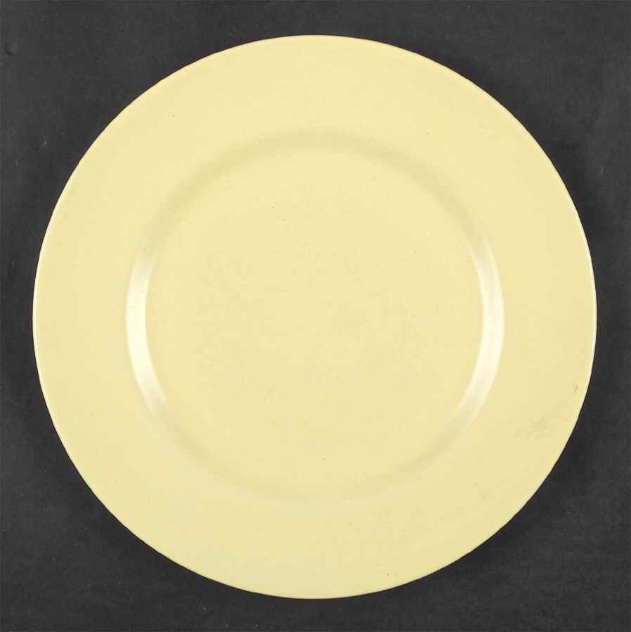 200 Pastel Yellow (Satin, Rim) Luncheon Plate by Metlox - Poppytrail - Vernon-1