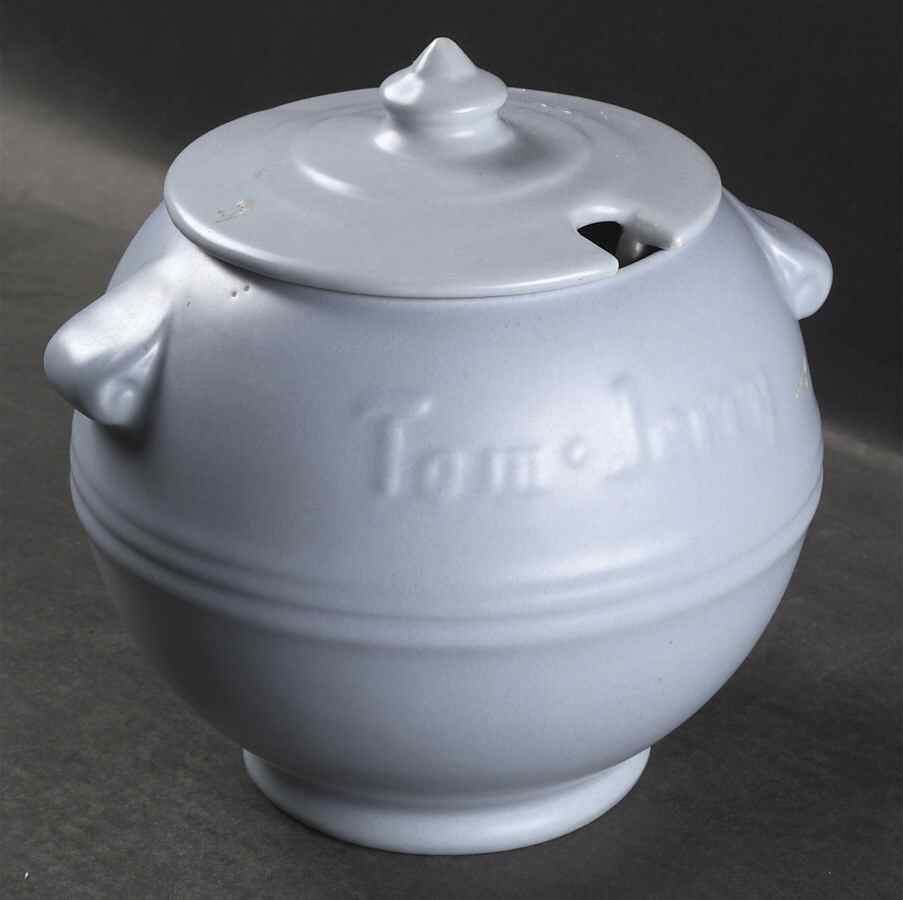 200 Powder Blue (Satin, Rim) Tom and Jerry Bowl with Lid by Metlox - Poppytrail - Vernon-1