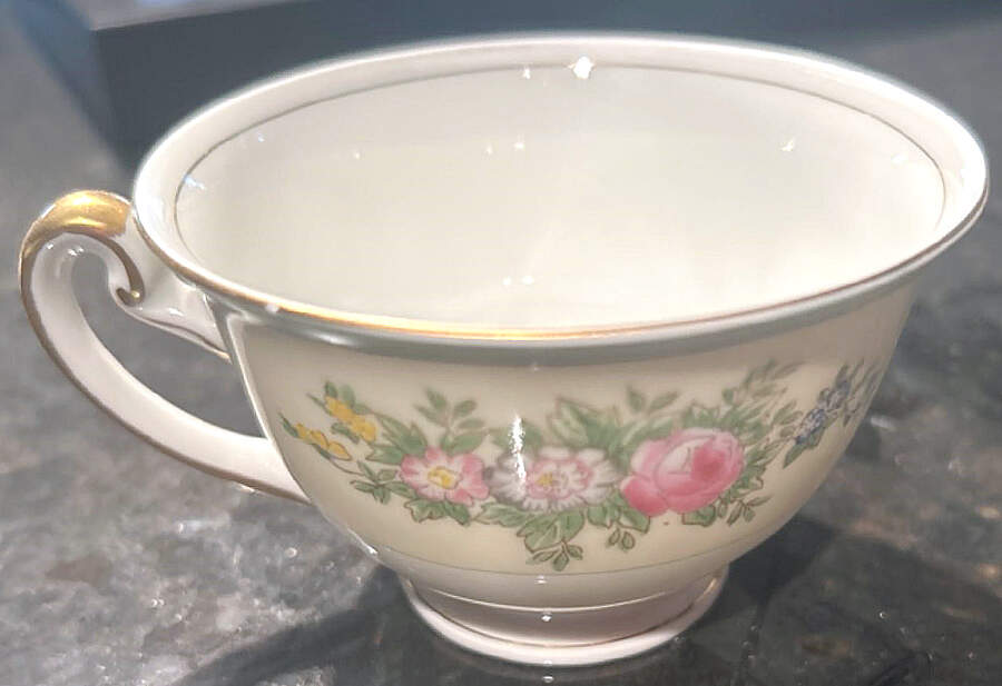 MEI773 Footed Cup by Meito-1