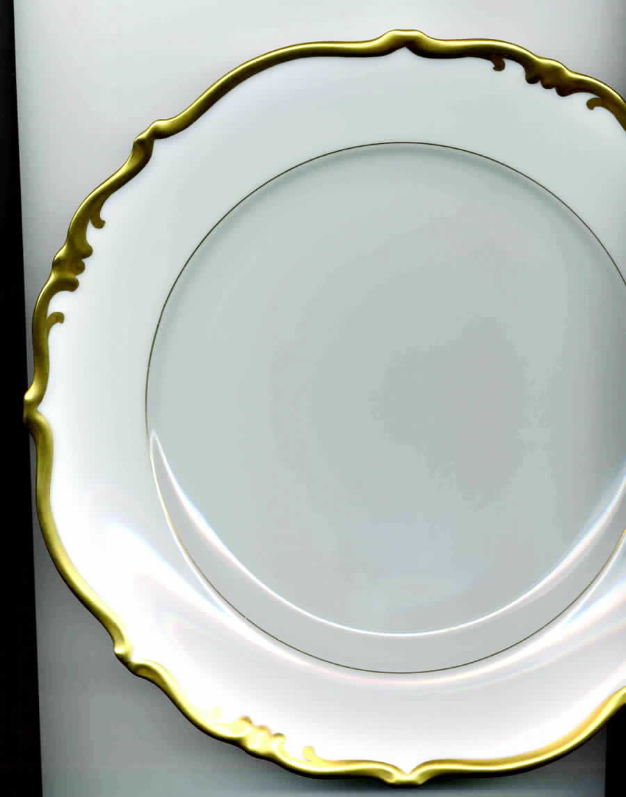Empress Dinner Plate by Margarete-1