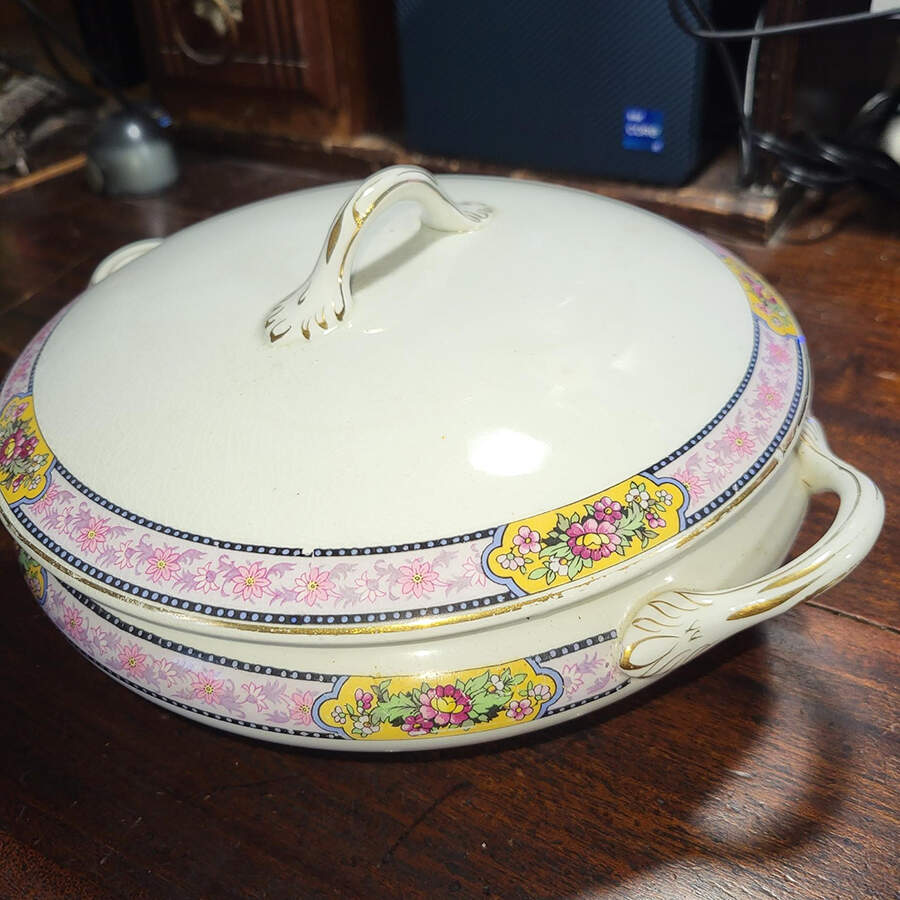 MCE22 Round Covered Vegetable by Mercer-1