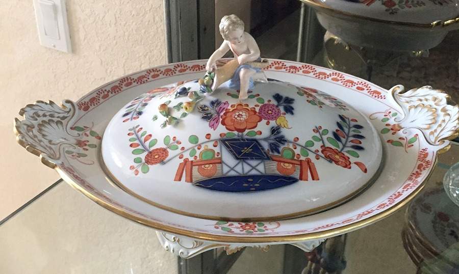 352110 Round Covered Vegetable by Meissen (Germany)-1