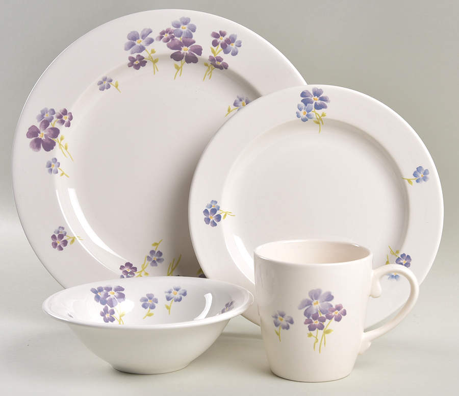 Forget Me Not Border 4 Piece Place Setting by Martha Stewart-1