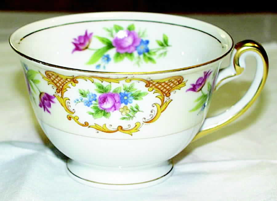 MEI781 Footed Cup by Meito-1