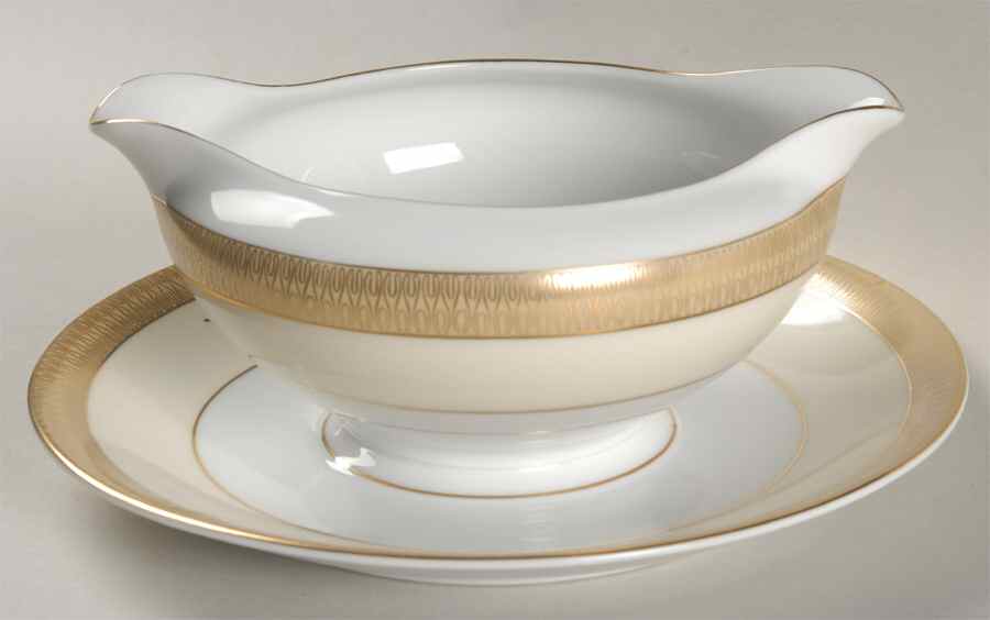 Royalty Gravy Boat with Attached Underplate by Mikado-1