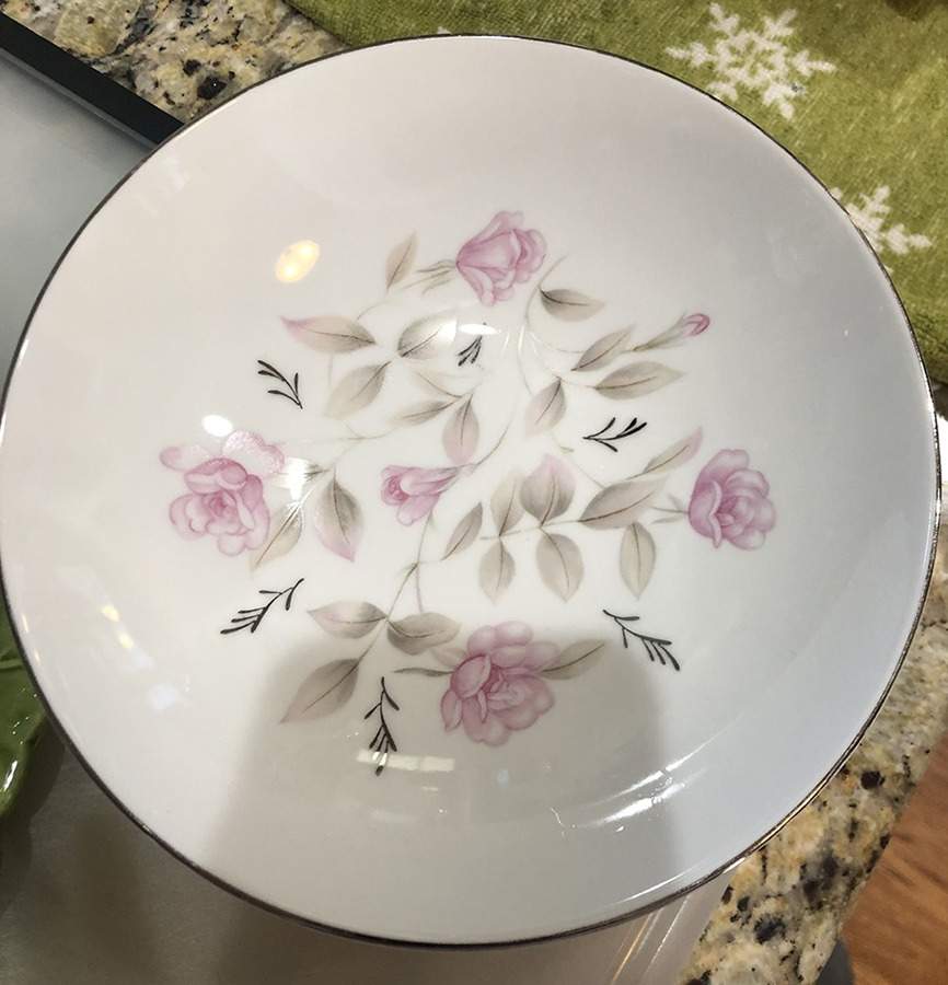 Candice Dinner Plate by Mikasa-1