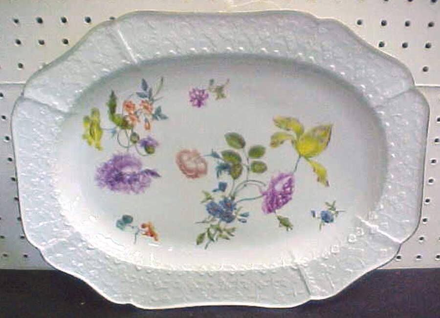 MSS83 15" Oval Serving Platter by Meissen (Germany)-1