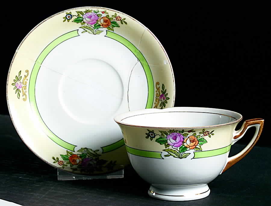 MEI810 Footed Cup & Saucer Set by Meito-1
