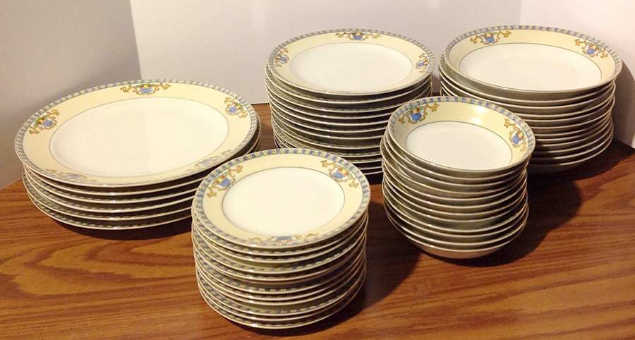 MEI824 Dinner Plate by Meito-1