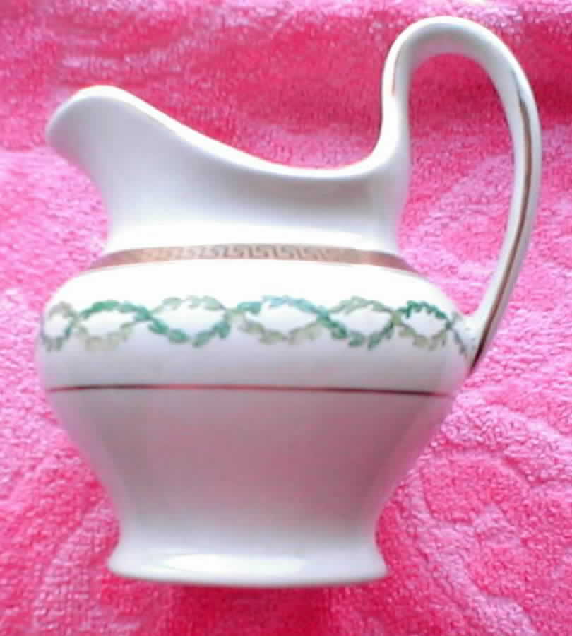 C4924 Creamer by Minton-1