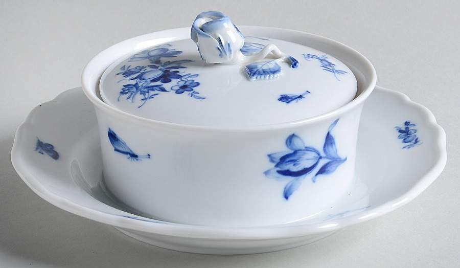 MSS87 Round Covered Butter by Meissen (Germany)-1