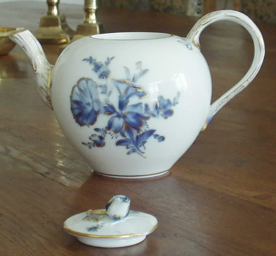 MSS89 Teapot & Lid by Meissen (Germany)-1