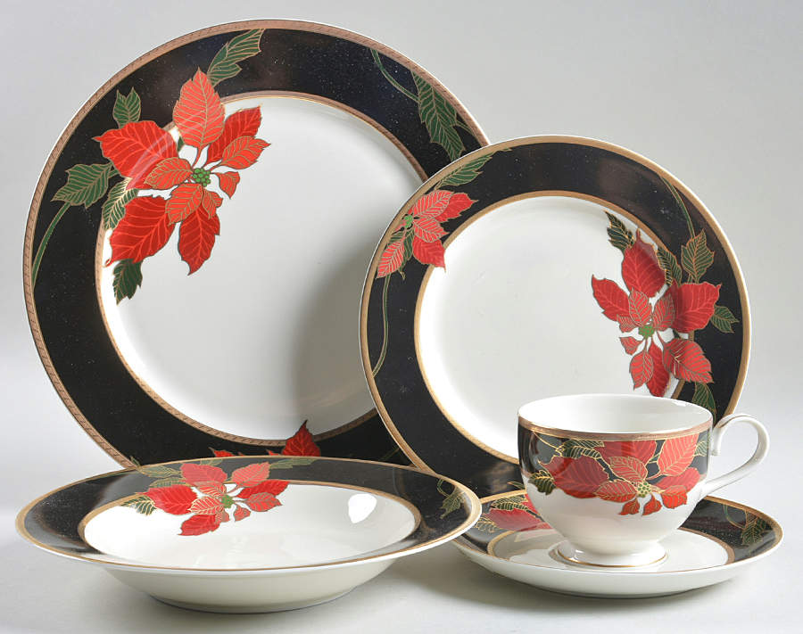 Christmas Eve 40 Piece Estate Set by Mikasa-1