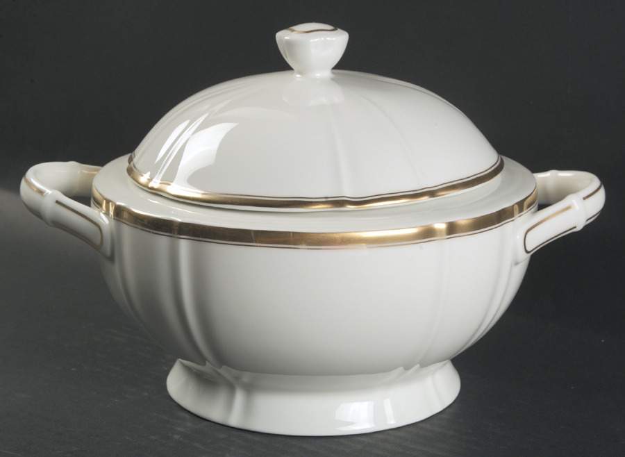Hyde Park Gold 2 Qt Round Covered Casserole by Mikasa-1