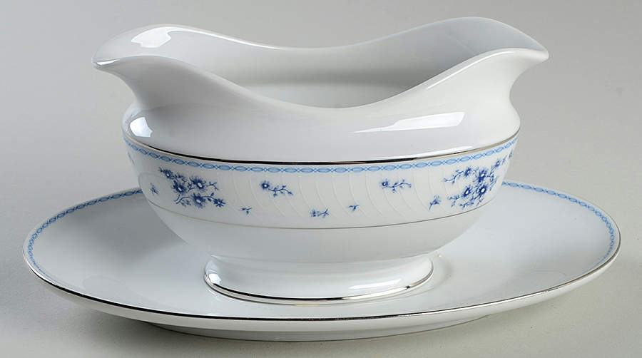 Breath of Spring Gravy Boat & Underplate by Mikasa-1