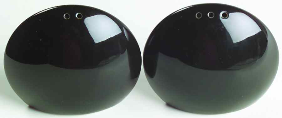 Simplicity Black (M5205) Salt & Pepper Set by Mikasa-1