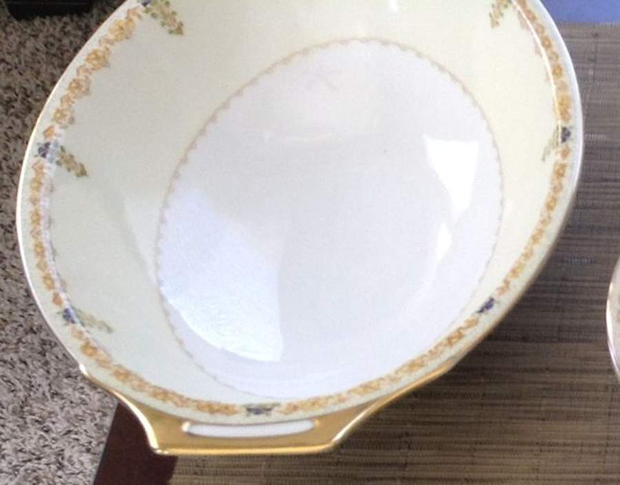V1915 9" Oval Vegetable Bowl by Meito-1