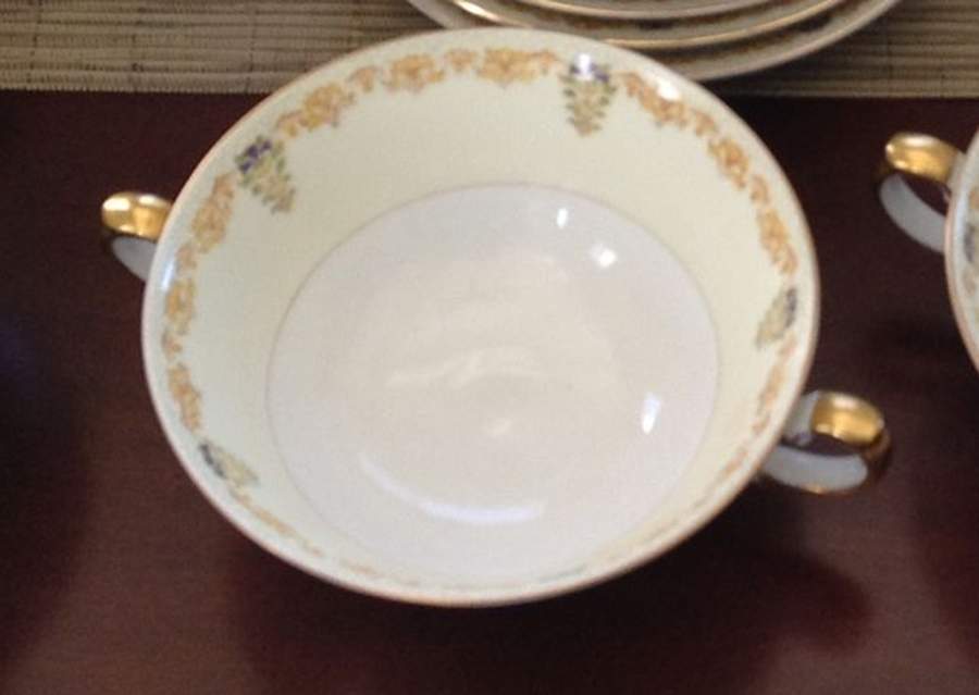V1915 Footed Cream Soup Bowl by Meito-1