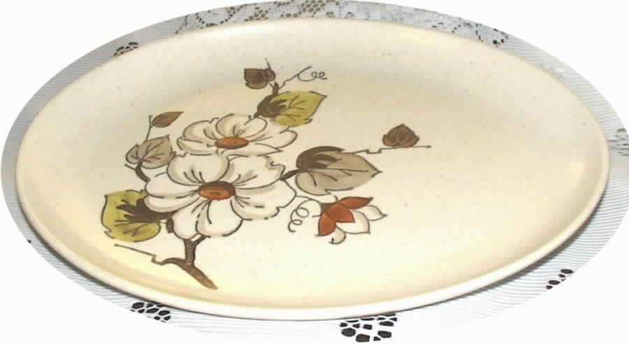 Sierra Flower 13" Oval Serving Platter by Metlox - Poppytrail - Vernon-1