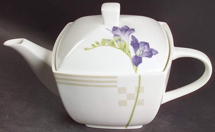 Botanical Fancy Teapot & Lid by Mikasa-1