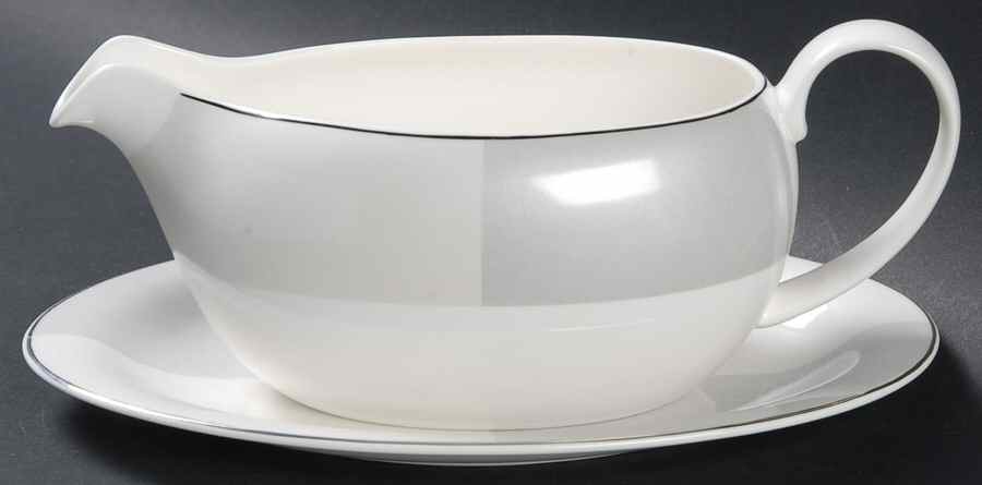 Enchanted Pearl Gravy Boat & Underplate (Relish/Butter) by Mikasa-1