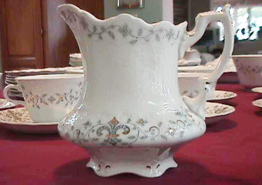Hamburgo Gray Blue Creamer by J & G Meakin-1