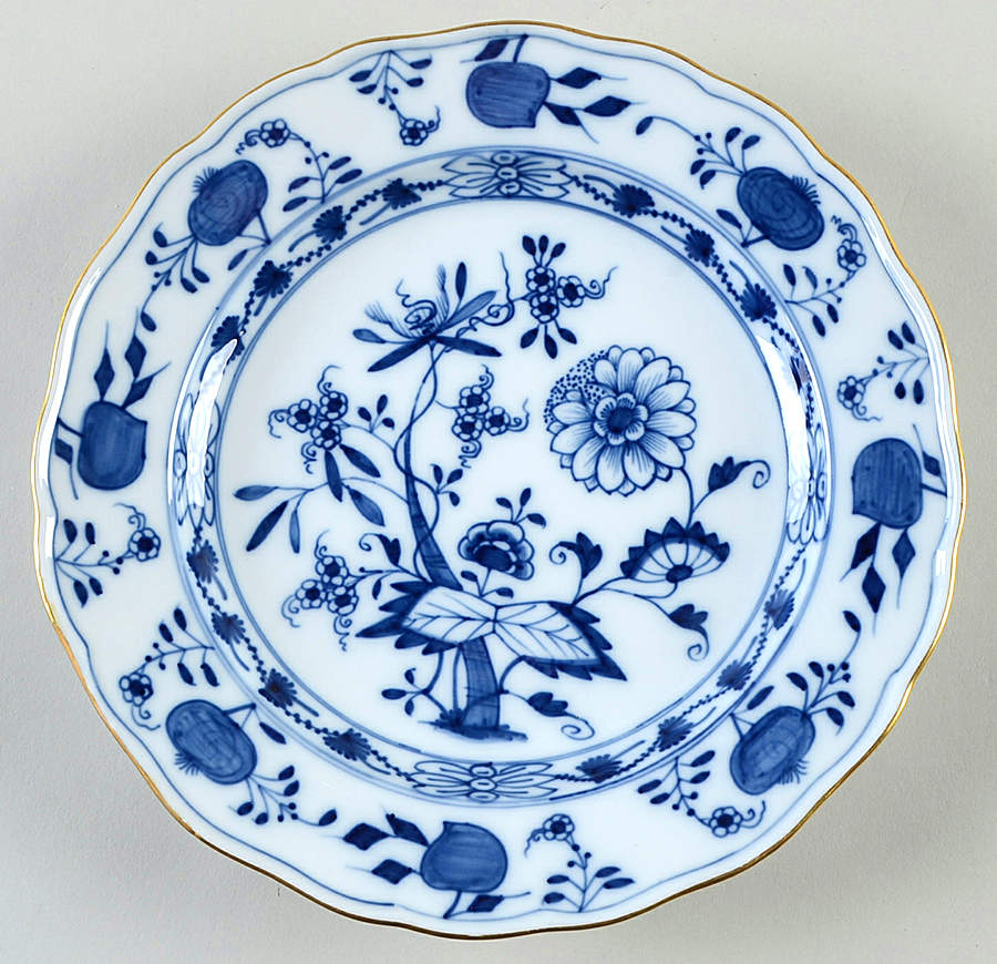 Blue Onion (Gold Trim) Dinner Plate by Meissen (Germany)-1