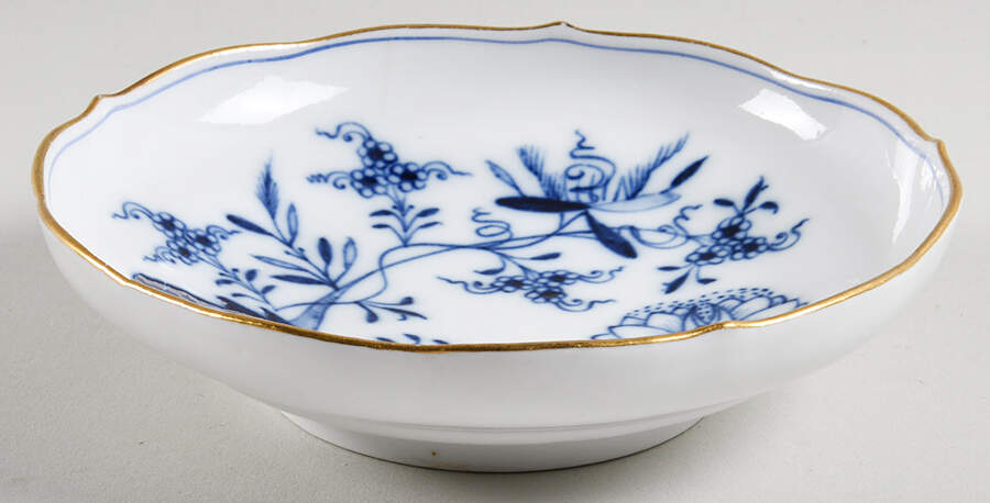 Blue Onion (Gold Trim) Fruit/Dessert (Sauce) Bowl by Meissen (Germany)-1