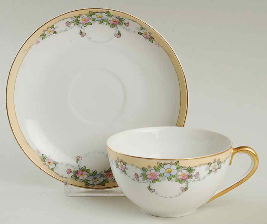 MEI866 Flat Cup & Saucer Set by Meito-1