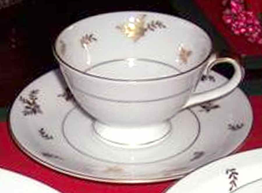 MEI879 Footed Cup & Saucer Set by Meito-1