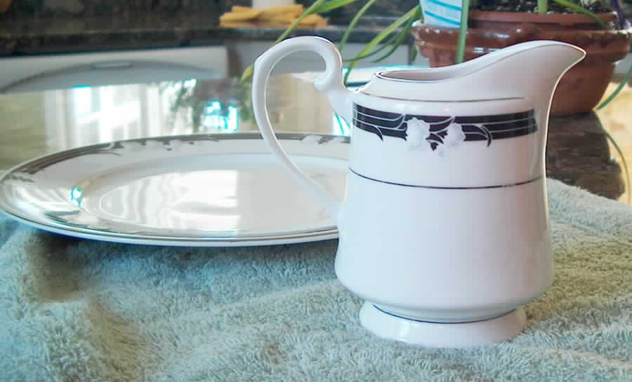 Tuxedo Creamer by Majesty-1