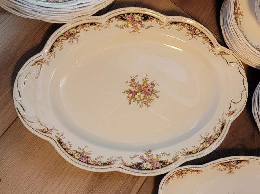 Roseneath 14" Oval Serving Platter by J & G Meakin-1