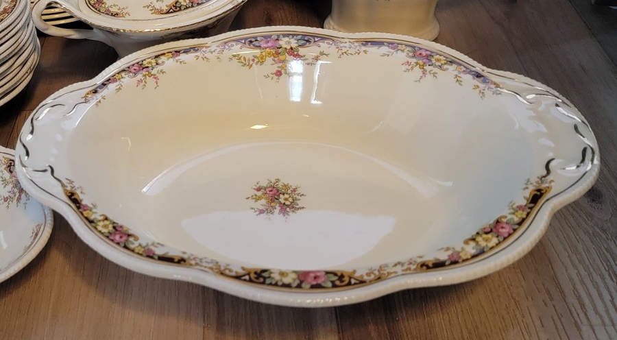 Roseneath 9" Oval Vegetable Bowl by J & G Meakin-1