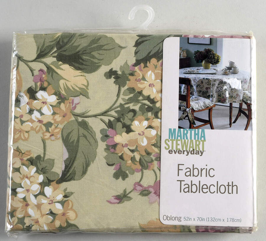 Hydrangea 52" x 70" Oblong Tablecloth by Martha Stewart-1