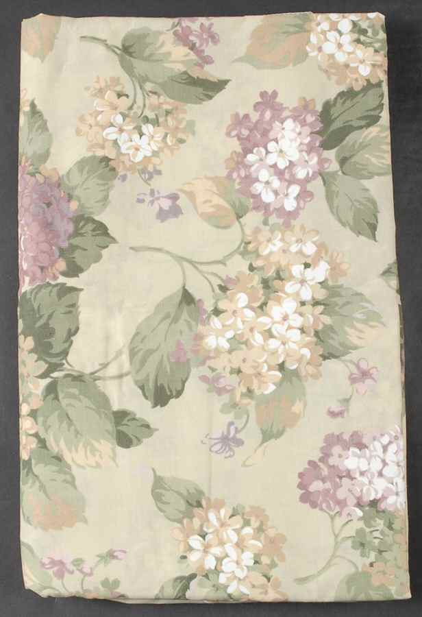 Hydrangea 60" X 84" Oblong Tablecloth by Martha Stewart-1